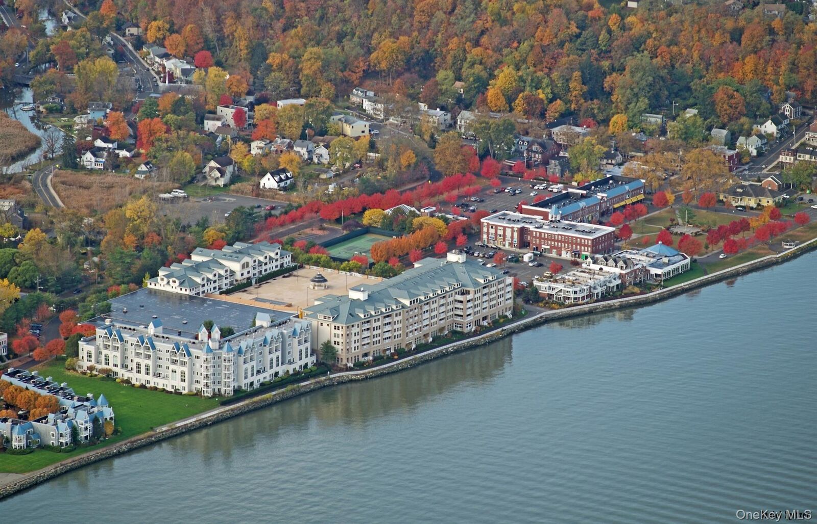 Property Photo:  213 Harbor Cove  NY 10968 