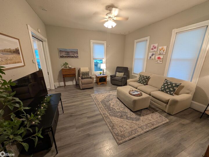 Property Photo:  1608 Division Street  IA 52601 
