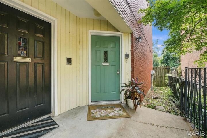 Property Photo:  4468 McPherson Avenue 4A  MO 63108 