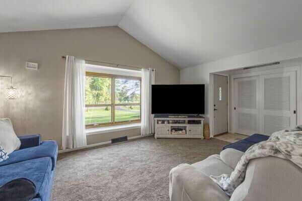 Property Photo:  3606 E Norport Dr  WI 53074 