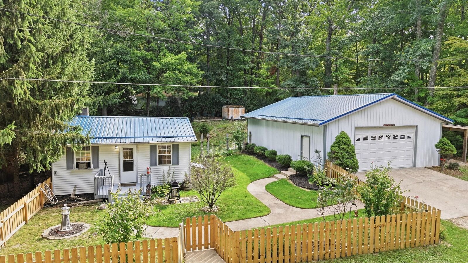 Property Photo: 3944 Truesdale Street MI 49337