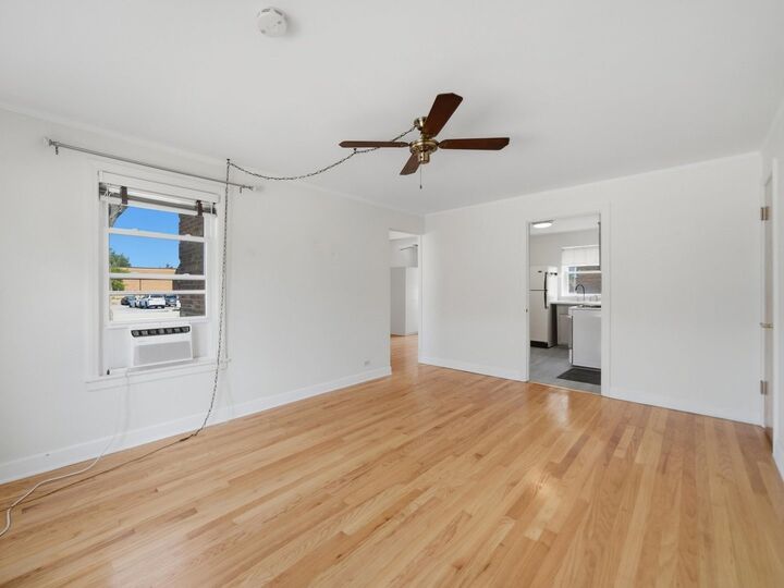 Property Photo: 2203 13th Avenue S 11A IL 60155