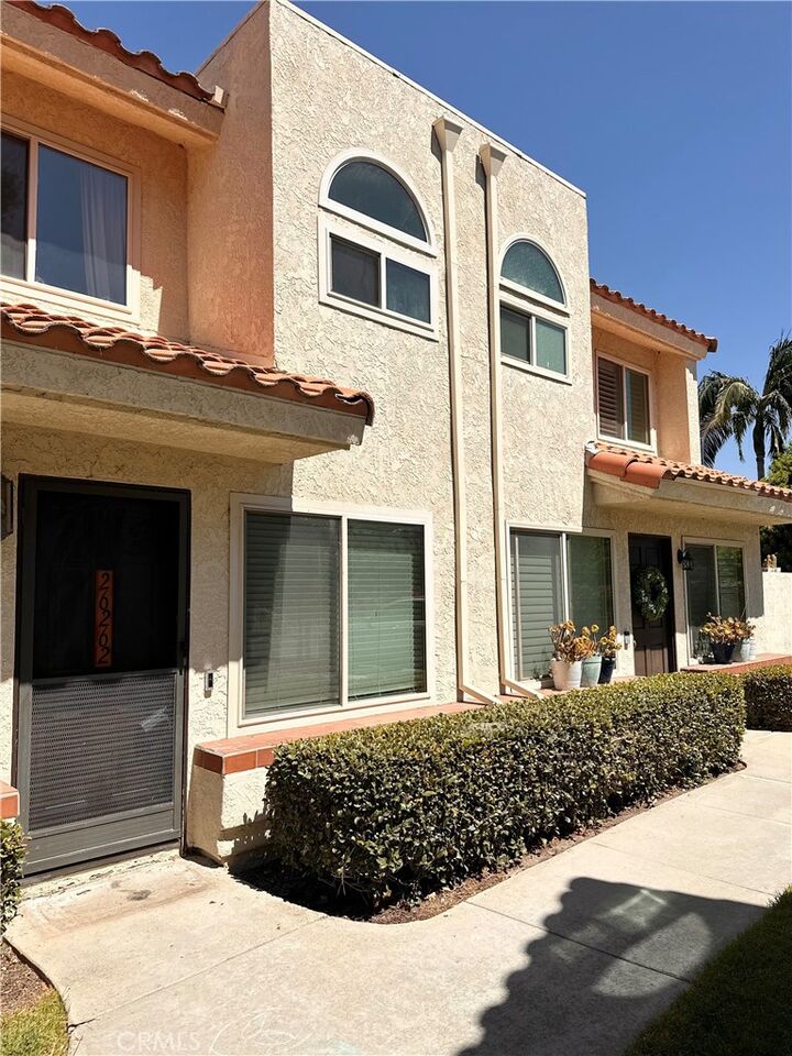 Property Photo:  26262 Via Mistral  CA 92675 