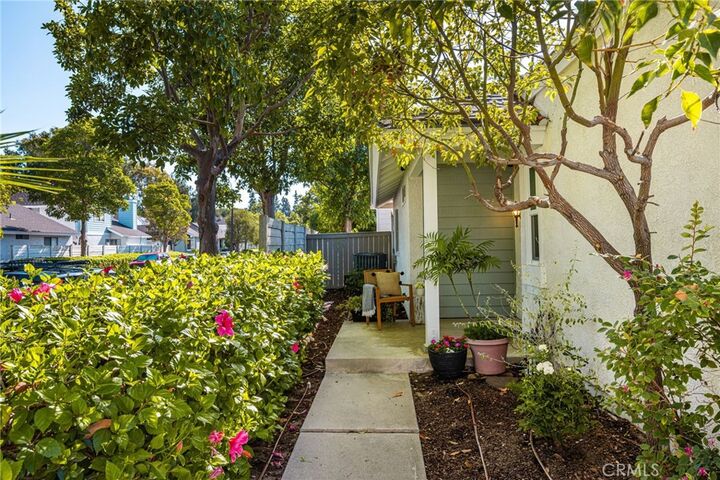 Property Photo:  49 Summerfield 99  CA 92614 