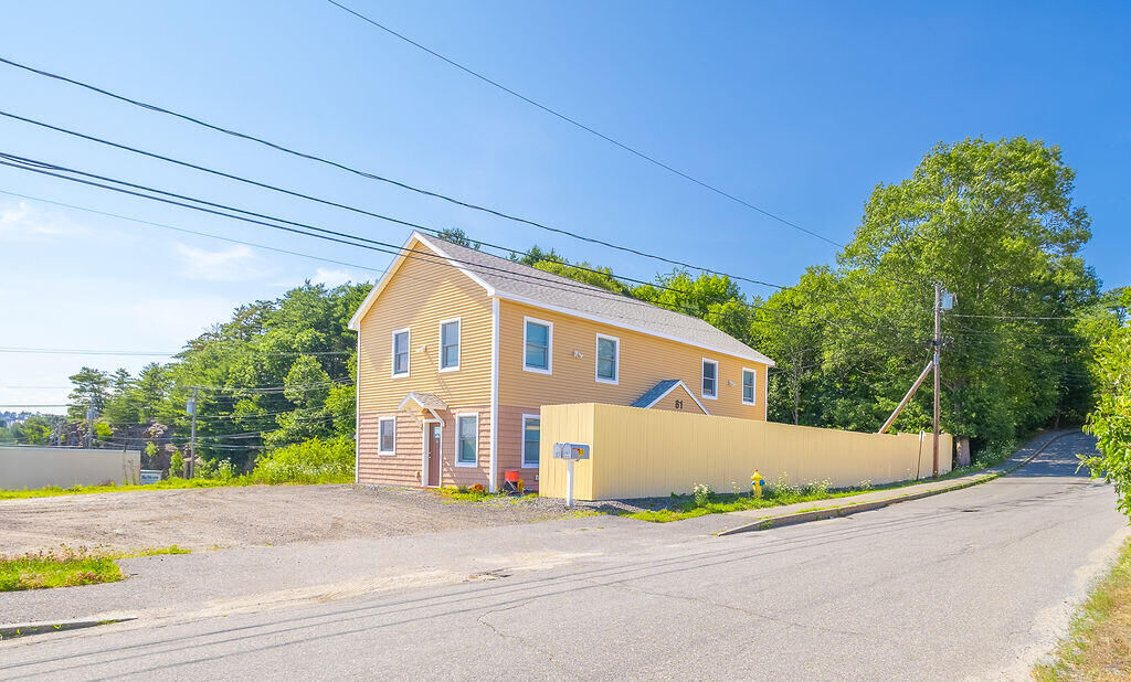 Property Photo:  81 Floral Street  ME 04530 