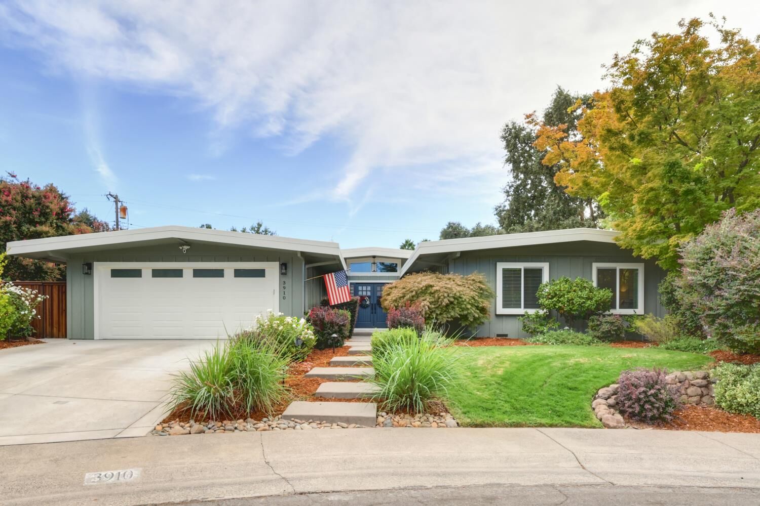 Property Photo:  3910 Knollwood Court  CA 95821 