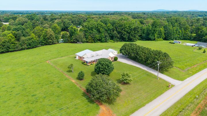 Property Photo:  2325 Old Well Road  TN 37357 