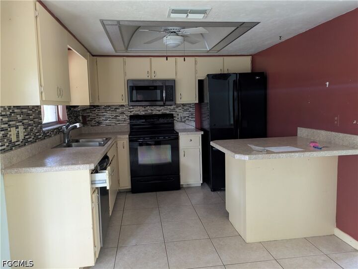 Property Photo:  2104 E 9th Street  FL 33936 