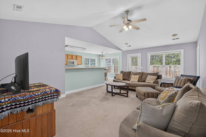 Property Photo: 214 Gardenview Court NE NC 28451