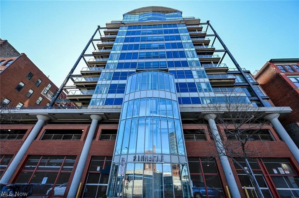 Property Photo: 701 W Lakeside Avenue 608 OH 44113