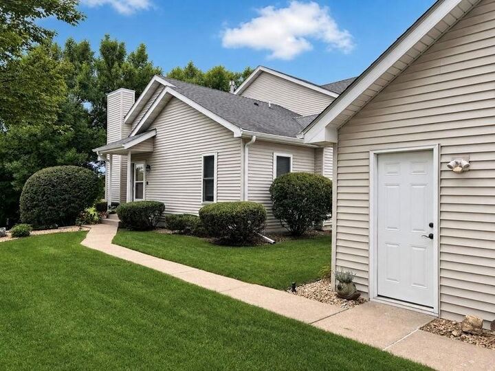 Property Photo:  10295 Arrowwood Drive  MN 55347 