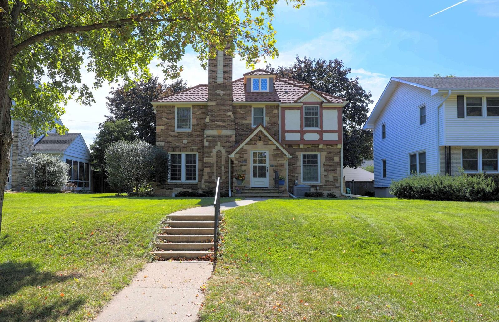 Property Photo: 1848 Pinehurst Avenue MN 55116