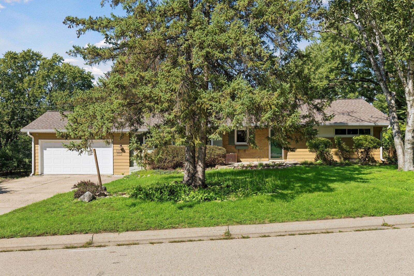 Property Photo: 2131 Perry Avenue N MN 55422