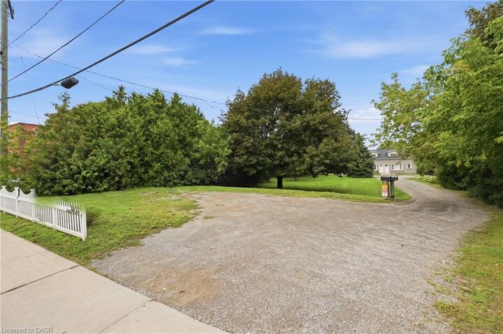 Property Photo:  90 King Street W  ON L8G 1H8 