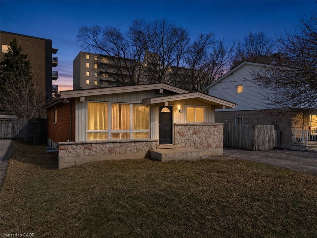 Property Photo:  37 Lilacside Drive 1  ON L8V 2L5 