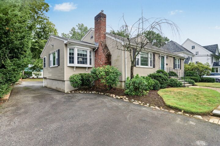 Property Photo:  9 Fern St  MA 01760 