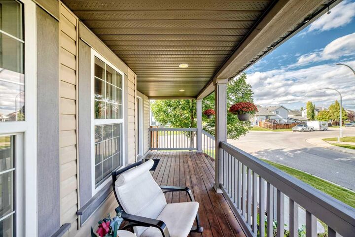 Property Photo:  265 Everglen Rise SW  AB T2Y 5E7 