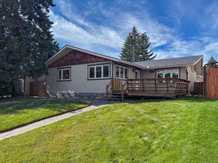 Property Photo:  23 Brown Crescent NW  AB T2L 1N4 