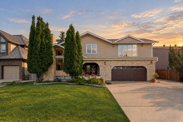 Property Photo:  39 Warwick Drive  AB T4N 6L4 