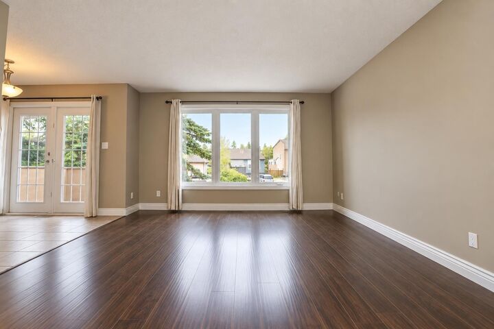 Property Photo:  9929 71 Avenue  AB T8V 5T4 