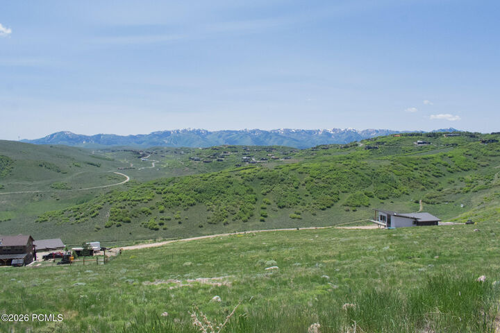Property Photo: 226 Oakview UT 84017