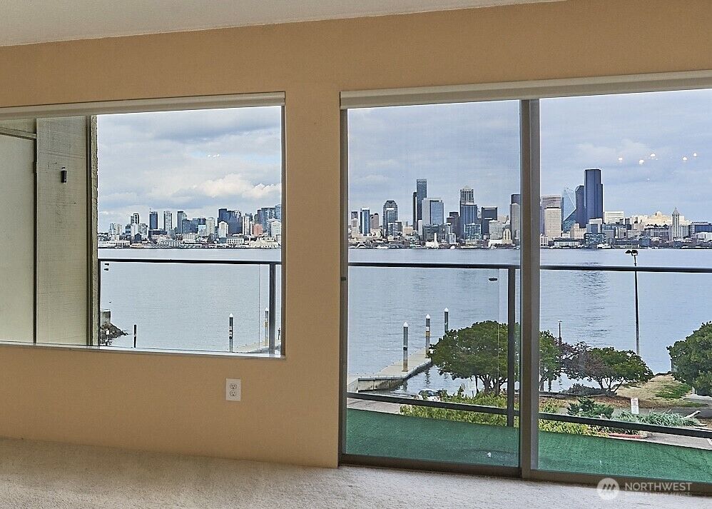 Property Photo: 1301 Harbor Ave SW #308 WA 98116