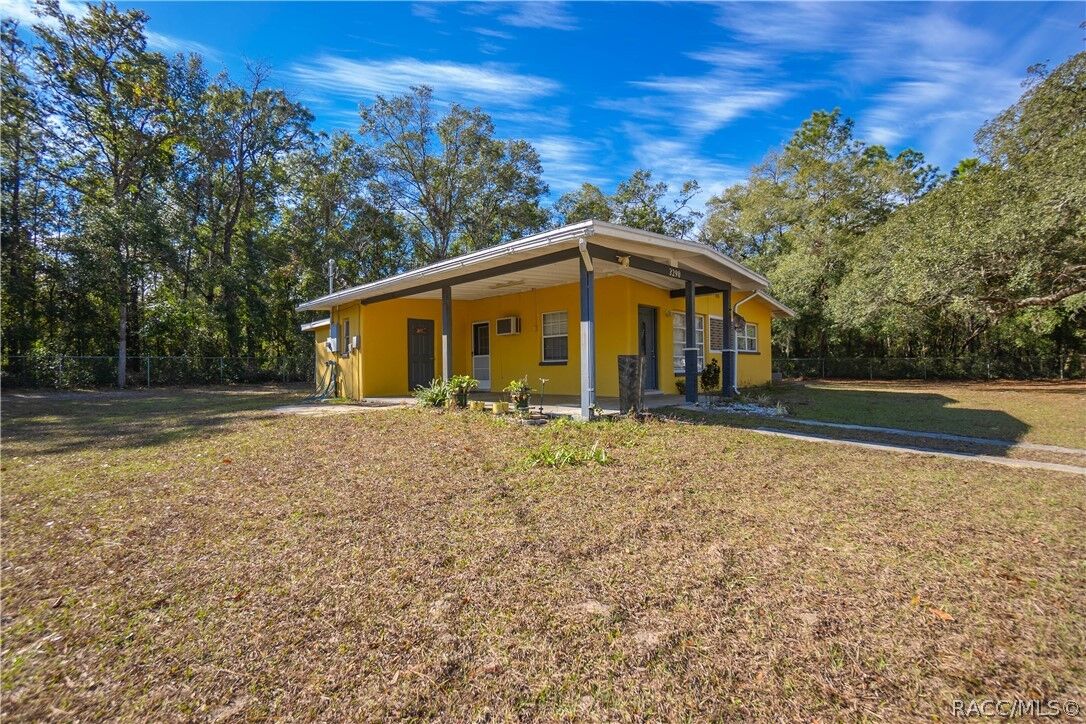 Property Photo: 3290 E Griffin Street FL 34453