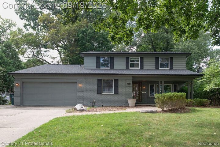 Property Photo:  912 S Glenhurst Drive  MI 48009 