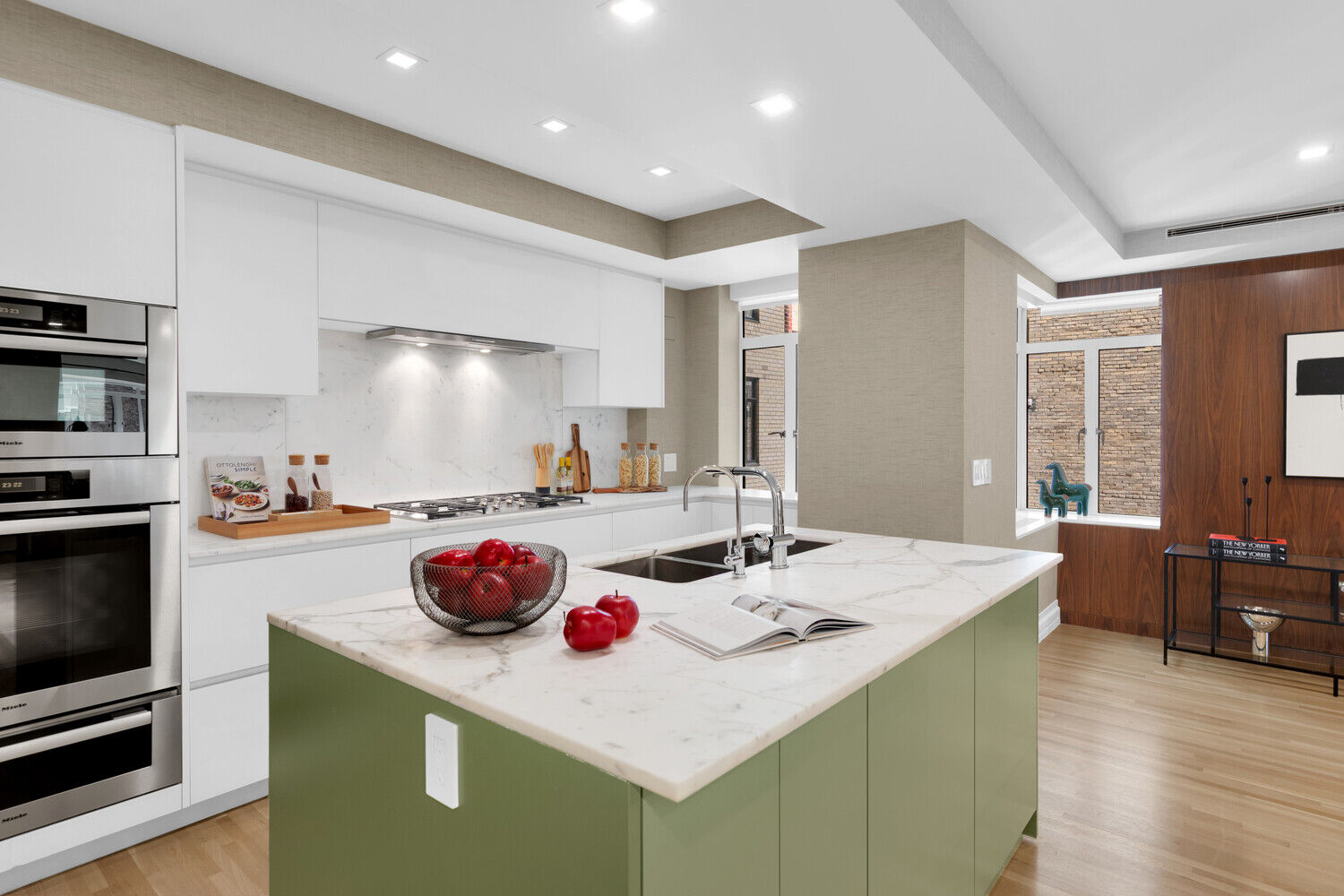 Property Photo: 737 Park Avenue 5G NY 10021