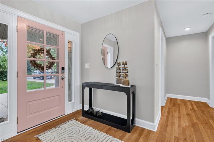Property Photo:  1125 Bay Colony Dr  VA 23451 