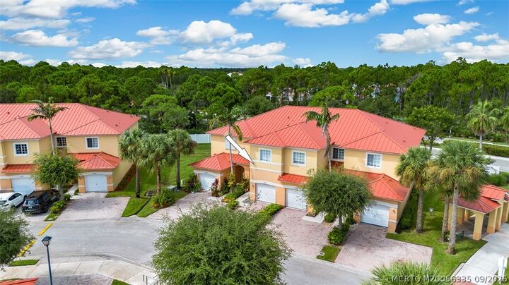 Property Photo: 4964 SE Mariner Garden Circle FL 34997