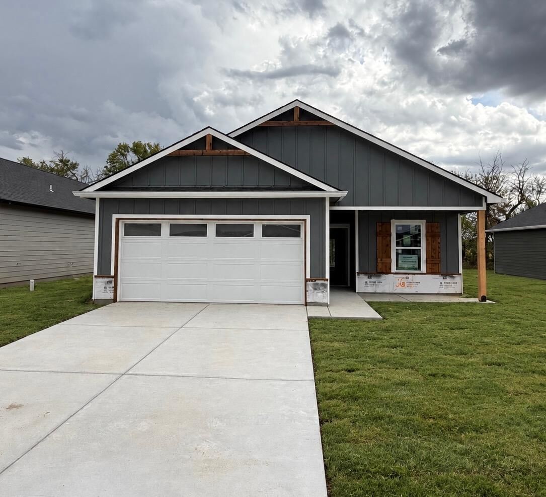 Property Photo:  3611 E Bearsden St  KS 67037-7821 