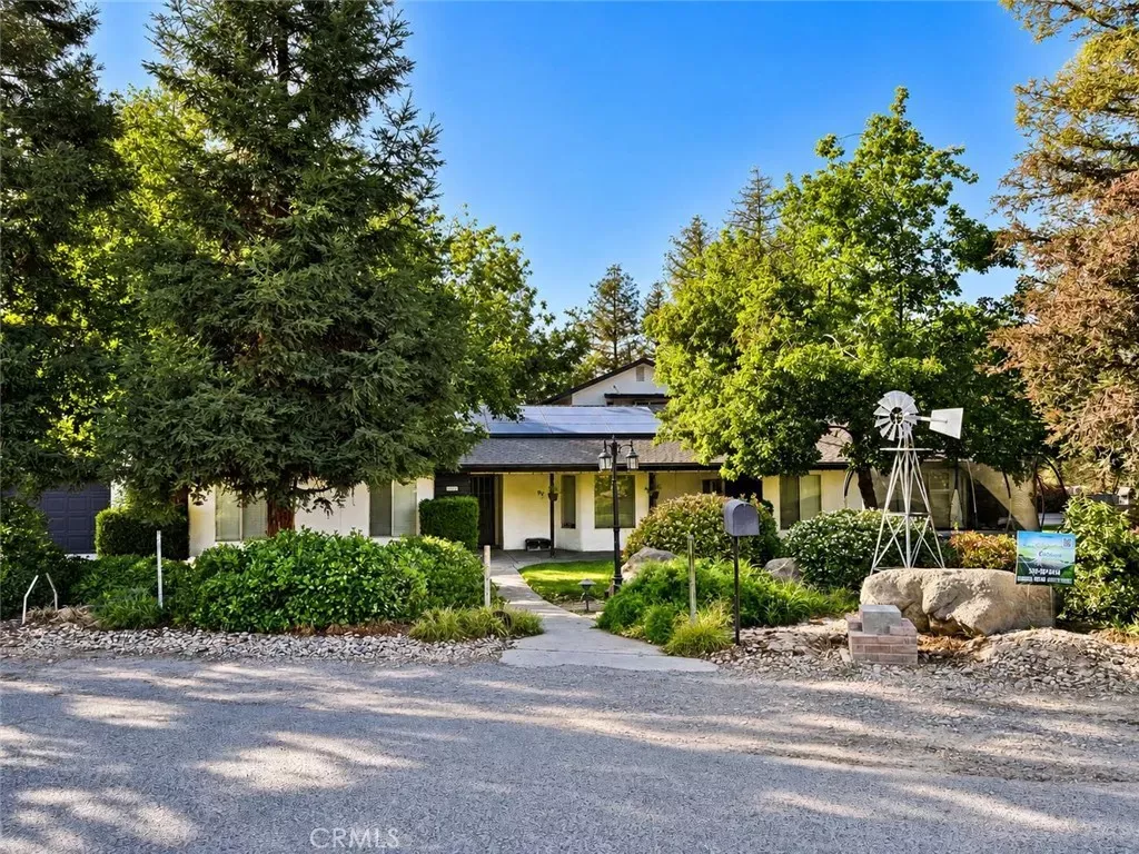Property Photo:  18654 Ridgedale  CA 93638 