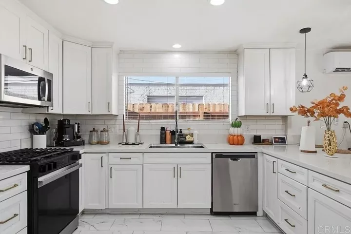 Property Photo:  428 Sacramento Avenue  CA 91977 