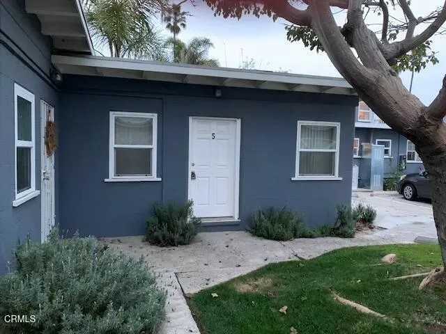 Property Photo: 2272 Pierpont Lane 5 CA 93001