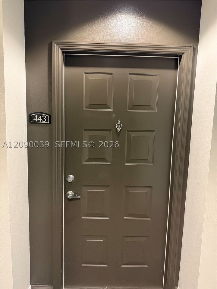 Property Photo: 6001 SW 70th St 443 FL 33143