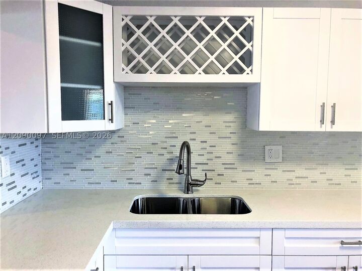 Property Photo:  18900 NE 3rd Ct 515  FL 33179 