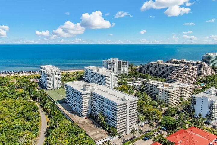 Property Photo:  155 Ocean Lane Dr 413  FL 33149 