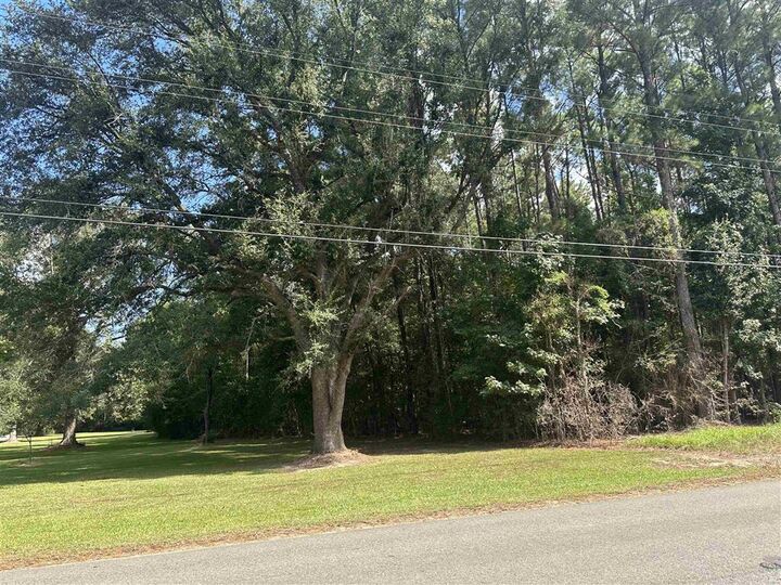 Property Photo:  889 Highway 394  LA  