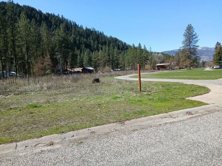 Property Photo: 1308 N Minter Blvd WA 99151