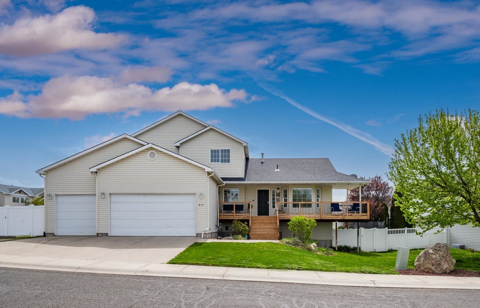 Property Photo: 814 E Justin Ave Corner Of Justin &Amp Fox Ridge WA 99022