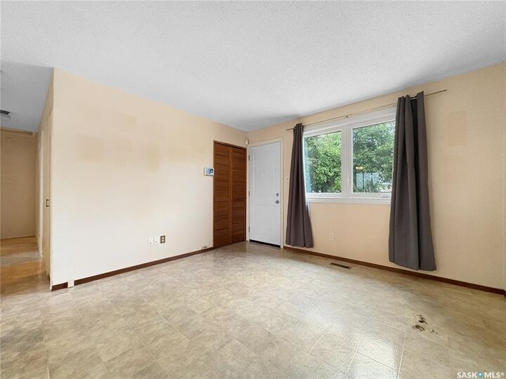 Property Photo:  3223 Maxwell Street  SK S7L 3Y1 