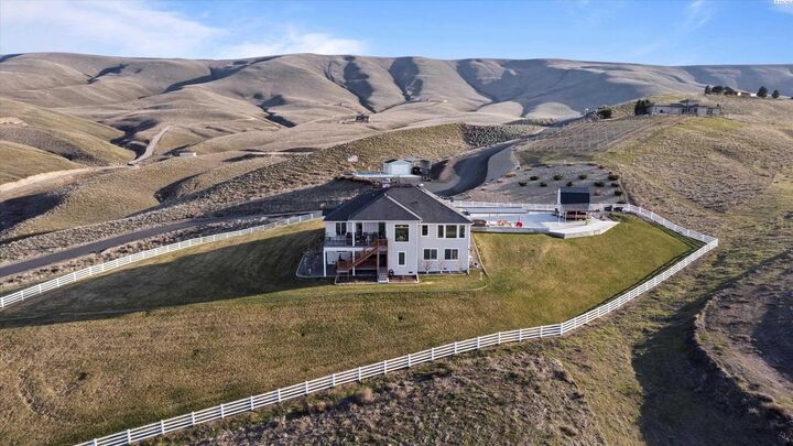 Property Photo: 21902 S 1522 Pr SW WA 99350