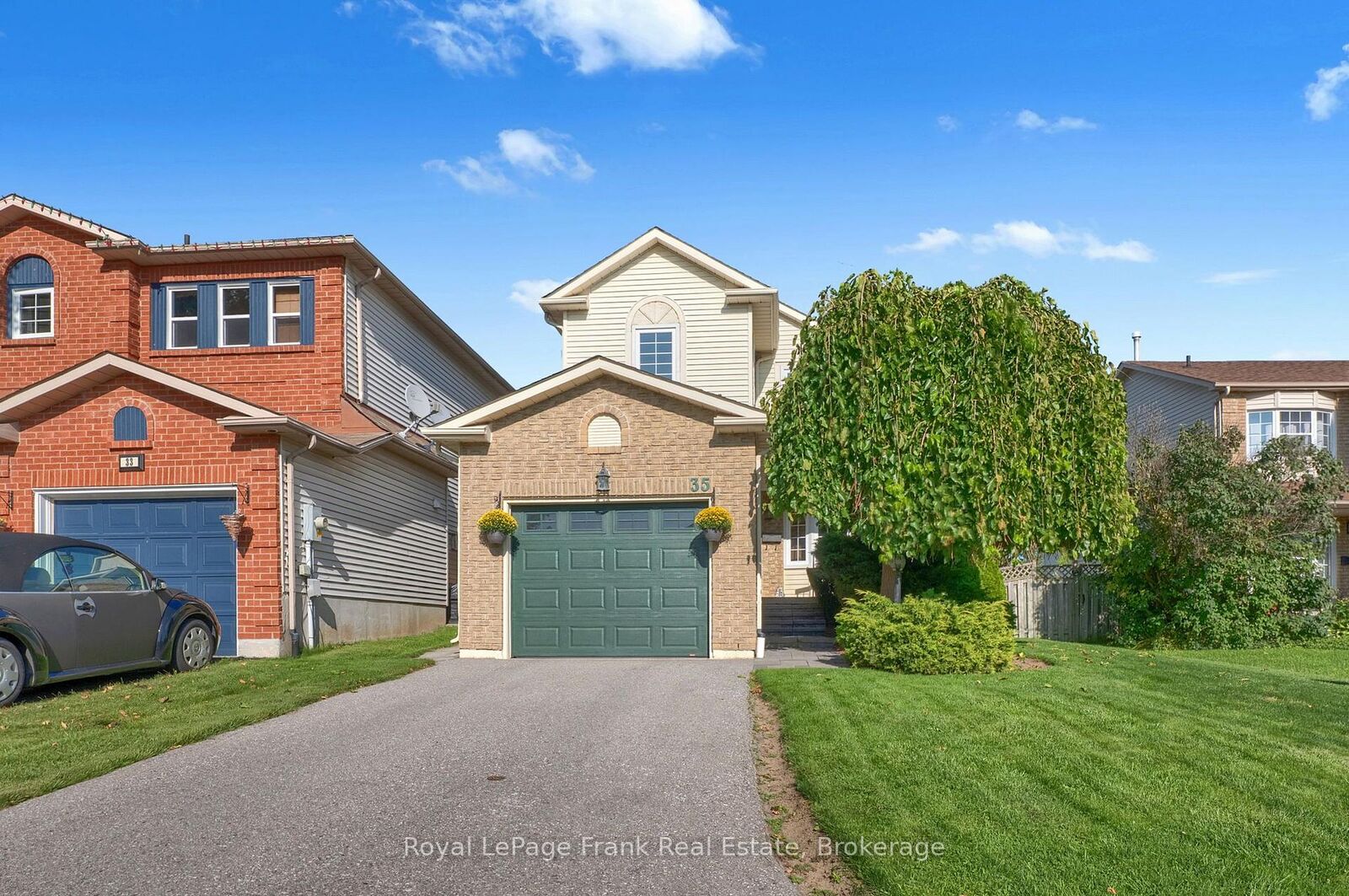 Property Photo:  35 Burnham Boulevard  ON L1A 4G5 