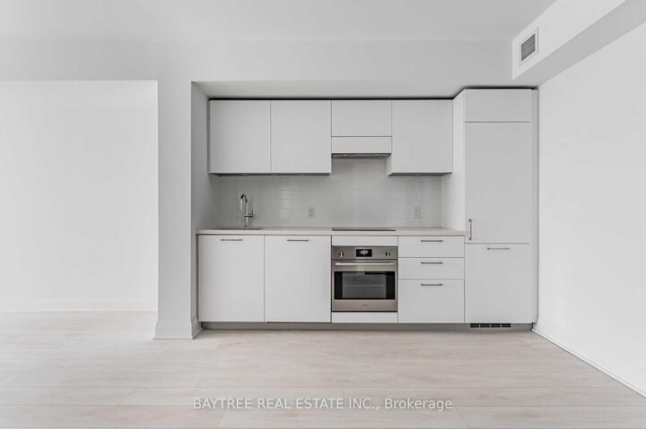 Property Photo:  33 Frederick Todd Way 316  ON M4G 0C9 