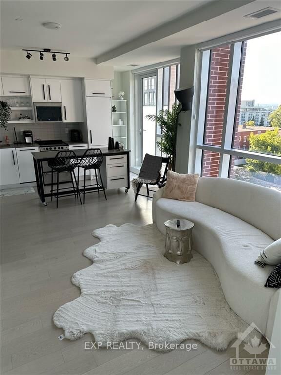Property Photo:  560 Rideau Street 613  ON K1N 0G3 
