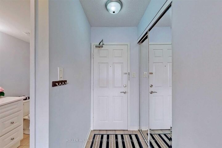 Property Photo:  309 Major Mackenzie Drive E 420  ON L4C 9V5 