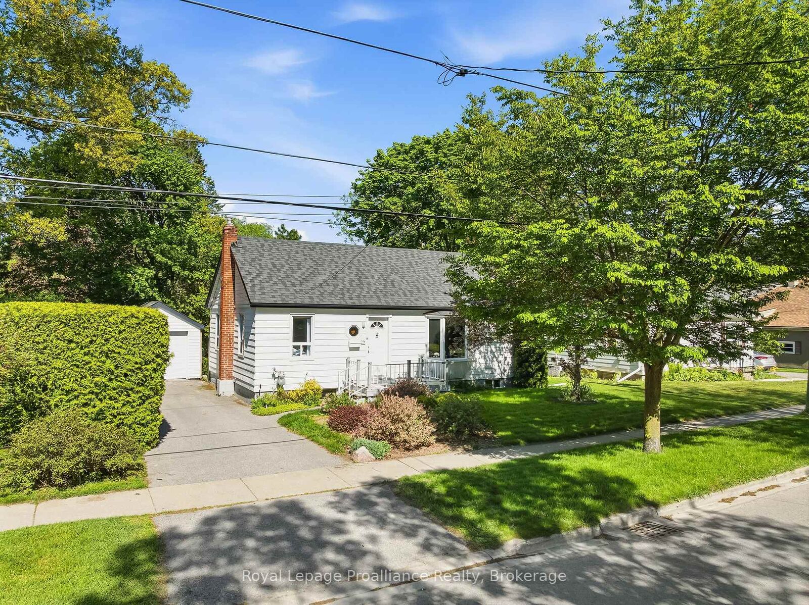 Property Photo: 29 Bramley Street S ON L1A 3J9