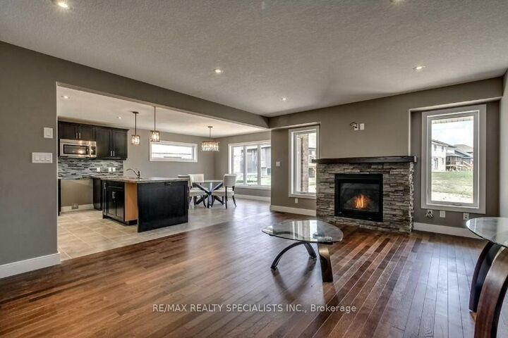 Property Photo:  720 Halifax Road  ON N4T 0E9 