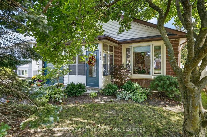 Property Photo: 1185 Huntington Circle ON K9K 2B9